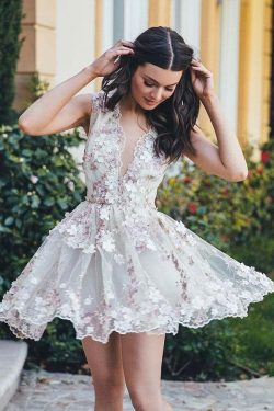 A-Line Floral V-Neck Short White Tulle Homecoming Dress with Appliques – Okdresses