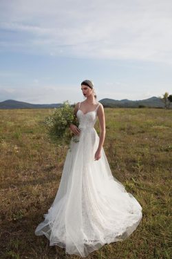 2018 correas espaguetis vestidos de novia de una línea de tul y encaje barrer de tren capilla de ...