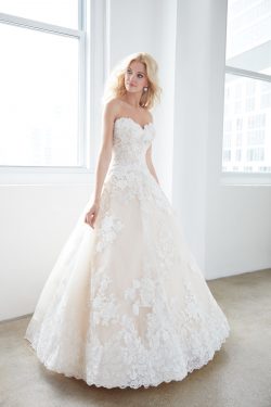 2018 nuevo amor de la llegada una línea vestidos de boda Tulle con Applique US$ 289.99 VEPQK4LE3 ...