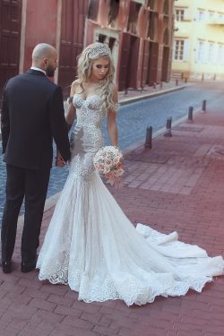 2019 Off The Hombro Vestidos de Novia Mermaid Lace With Applique Sweep Train US$ 269.99 VTOPJ718 ...