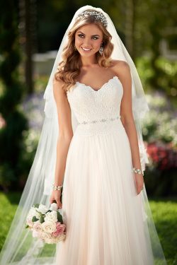 2018 vestidos de boda de la corte del amor Tulle de tren con apliques US$ 209.99 VTOPZLR4XCZ  ...