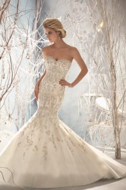 2018 vestidos de boda del amor de la sirena de Tulle con rebordear el tren de barrido US$ 409.99 ...