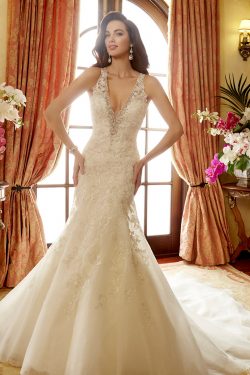 2019 vestidos de boda del cuello en V de organza con apliques Y Granos de la sirena US$ 319.99 V ...