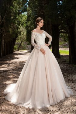 2018 vestidos de novia de una línea de cuello V manga larga de tul con apliques US$ 279.99 VTOPY ...