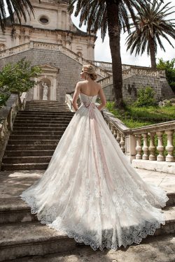 2018 vestidos de novia de una línea vestido de tul con apliques y faja US$ 339.99 VTOP1NG5DAK &# ...