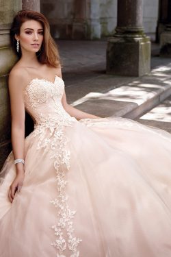 2019 Vestidos de Novia Tulle con Applique Una línea de tren tribunal US$ 279.99 VTOP1959362 R ...