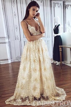 Charming Spaghetti Straps Appliques A Line Lace Wedding Dress W760