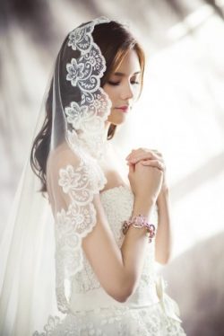 What Jewellery Do Women Wear On Their Wedding Day?