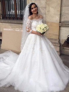 Robe de bal Tulle Épaules dégagées Traîne Chapelle Robes de Mariée