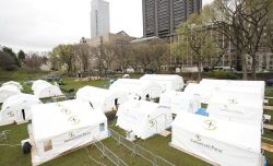 Field Hospital Staffers Provide Around-the-Clock Care in New York’s Central Park | SamaritanR ...