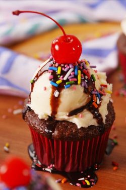 Ice cream Sundae cupcake