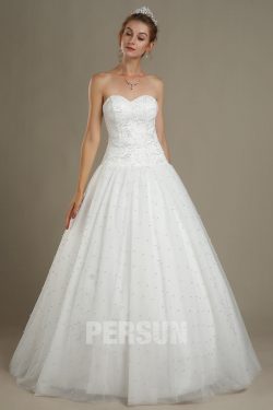 Robe de mariage princesse bustier coeur embelli de perles