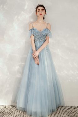 Robe de soirée longue bleu à épaule dénudée ornée de strass manches à volant