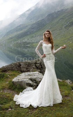 Robe de mariée vintage col en v foncé avec ruban en dentelle col en forme de cœur – GoodRobe