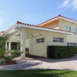 Roof Cleaning in South Florida