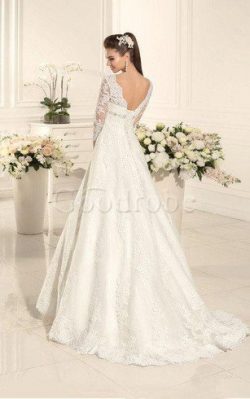 Robe de mariée delicat intemporel avec lacets v encolure col en forme de cœur – GoodRobe