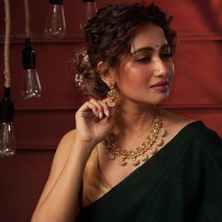 Shop Designer Pieces Of Jewellery In India