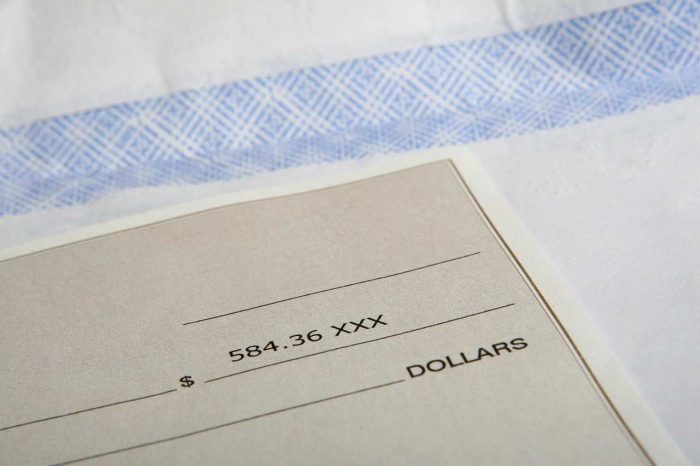 How to Know If You Have Fake Pay Stubs