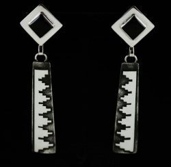 JACK TOM ONYX DANGLE EARRINGS