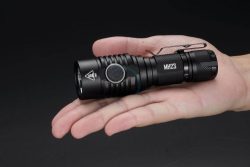 Nitecore MH23 LED lommelygte