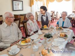 Dining Experience Queens Avenue In Oakville Ontario