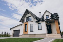 Experienced Real Estate Agent