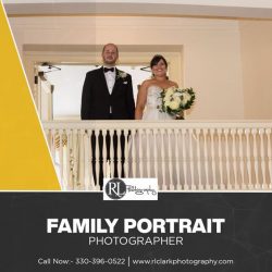 A family portrait photographer