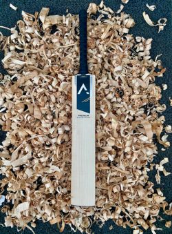 Best Custom Cricket Bat Makers