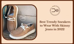 Best Ways to Style Sneakers with Skinny Jeans in 2022 – Heels N Spurs