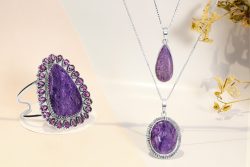 Buy charoite stone for at best price