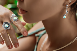 Silver opal jewelry keeps your beauty as Queen