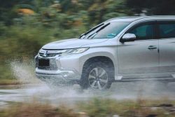 Penggantian Kaca Depan Mitsubishi