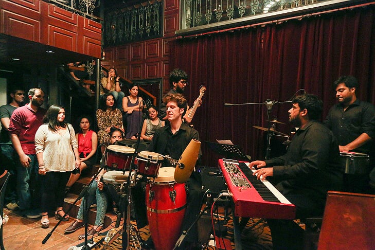 Choose The Best Live Music Restaurant in Gurgaon for An Unforgettable Experience