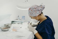 Encuentre Al Mejor Especialista En Trasplante De Cabello Sin Afeitar En Su Área