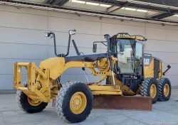 Caterpillar 140m grader with 201 horse power and C7 Acert motor.