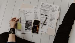 THE ULTIMATE GUIDE TO MANAGING MONTHLY EXPENSES