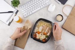 What are the advantages of using an online ordering platform for restaurants?