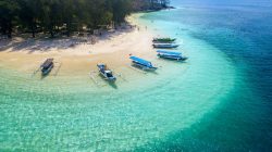 Get Tour Guide And Transport in Lombok