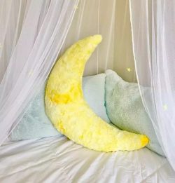 The Moon Pillow – A Eco-Friendly Alternative To Poly Fill Mattresses