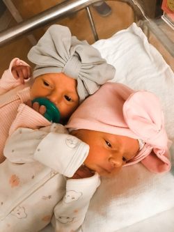 Twin Baby Outfits and Clothes: Dress your Newborn Twins