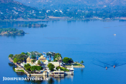 Taxi & Cab Rental In Udaipur From Jodhpur Day Tours Car Rental Service.