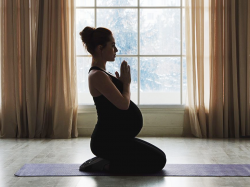 Best virtual prenatal yoga classes online – HealinSutras