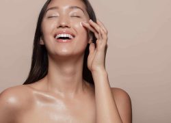 What To Expect With Tretinoin Cream: Uses And Side Effects