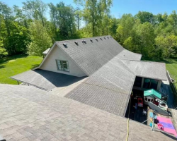 Get a Fresh Start with Professional Roof Washing Near Seymour, Indiana