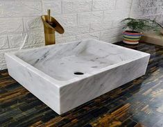 Carrara white (rectangular)