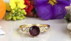 How to Choose the Perfect Garnet Engagement Ring?