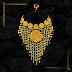 Eye-catching gold jewellery design