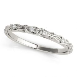 Women’s Wedding Band with Elegant Diamond