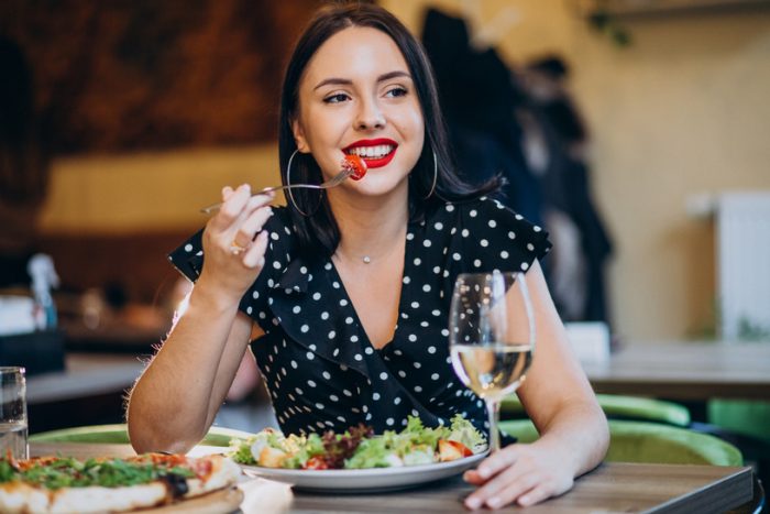 How does restaurant ordering system software improve the customer experience?