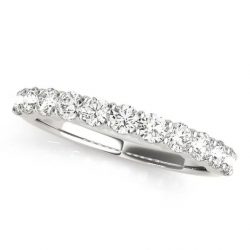 Women’s Wedding Band with Strainght Diamonds